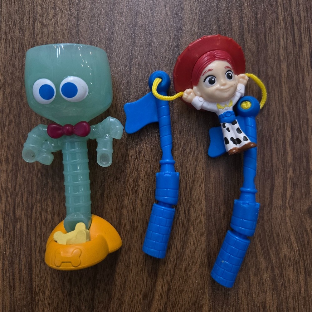 Disney Pixar Toy Story‎ Pop Up Wagon and Puppy Dog Pals Snack Machine Figures